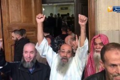 شاهد..فرحة هستيرية لأهالي الشباب معتقلي الحراك المفرج عليهم اليوم