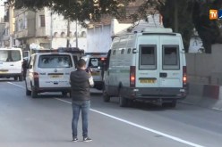 خروج المتهم “إسعد ربراب” من سجن الحراش متجها نحو محكمة سيدي أمحمد