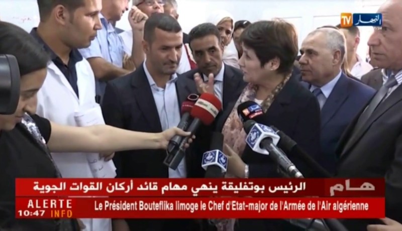 بن غبريت : “يجب على الأساتذة عدم الإكتفاء بالجانب البيداغوجي في تقديم الدروس”