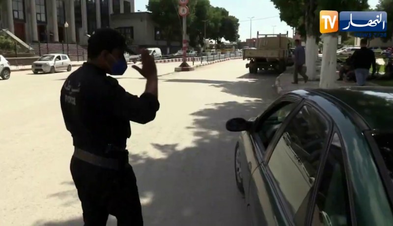 سطيف: أفراد الشرطة تكثف جهودها لضمان التقيد التام بمختلف الإجراءات الوقائية