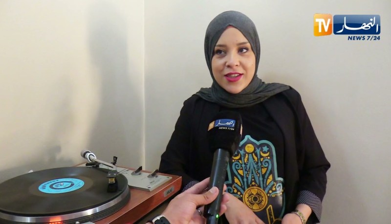 جمع الأسطوانات الموسيقية القديمة .. هواية زوجان للترويج للثقافة الجزائرية