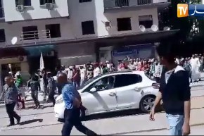 العباسيون يخرجون في الجمعة الـ 12 رغم الصيام والإرتفاع الكبير لدرجة الحرارة