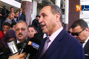 ميهوبي: “نسعى لتحويل جيجل إلى عاصمة المسرح البحري”