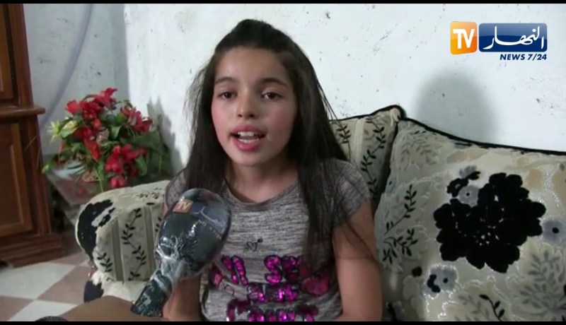 المسيلة.. شاهد الطفلة زينب صاحبة العشرة سنوات تبدع بقصيدة  كورونا و توجه بها رسالة للمواطنين