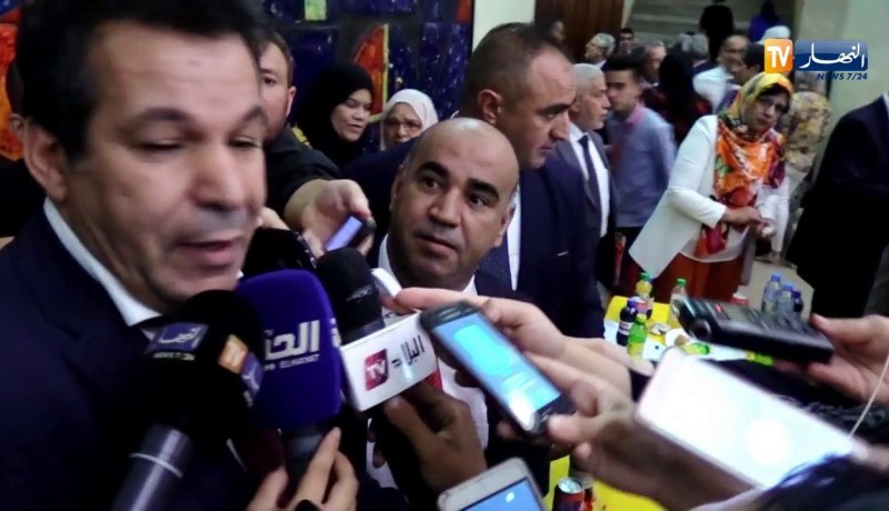 جلاب: “رفع التجميد عن أجزاء تركيب المنتجات الكهرومنزلية جاء للحفاظ على الإنتاج الوطني”