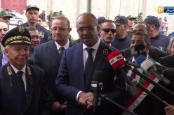 شاهد .. بدوي يرفض تدشين مدرسة بسطيف بسبب إنعدام المطعم