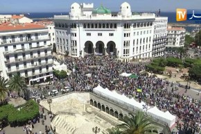 العاصمة: خروج الآلاف من المتظاهرين في الجمعة ال 12 دعما لمطالب الحراك الشعبي