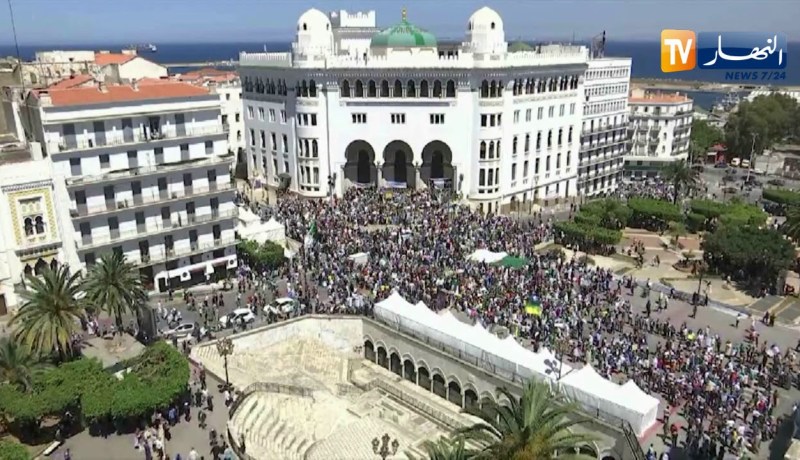 العاصمة: خروج الآلاف من المتظاهرين في الجمعة ال 12 دعما لمطالب الحراك الشعبي