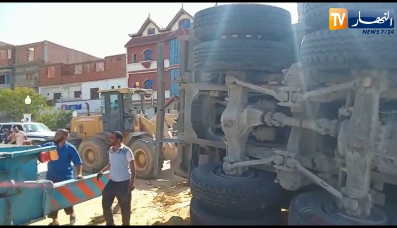 أم البواقي: هلاك سائق شاحنة في حادث مرور مروع بعين فكرون