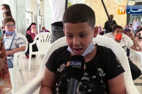 الطفل عبد المالك مصاب بالتوحد يغني اغنية تركية بطريقة رائعة