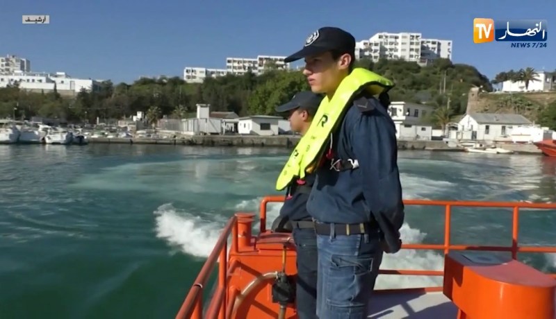 هجرة غير شرعية: إنقاذ 14 “حراقا” بسواحل وهران