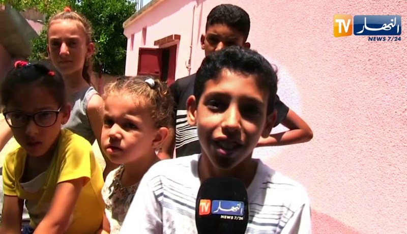 جيجل: زين الدين يحقق حلمه بزيارة شاطئ البحر لأول مرة