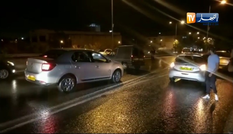 حادث مرور على المباشر بالرويسو بسبب الأمطار المتهاطلة على العاصمة