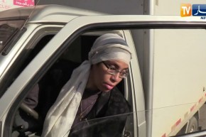 مجتمع: سعاد.. قصة إمرأة تروّج لسلع زوجها الكفيف وتعمل على توصيلها للمحلات