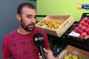 مجتمع: محل لبيع الخضر والفواكه.. هكذا أراد حسين مغازلة زبائنه