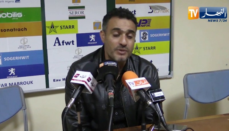 سالم العوفي المدرب بوعلي كان يسب الحكم طوال أطوار المباراة   علاه ميخرجوش !!