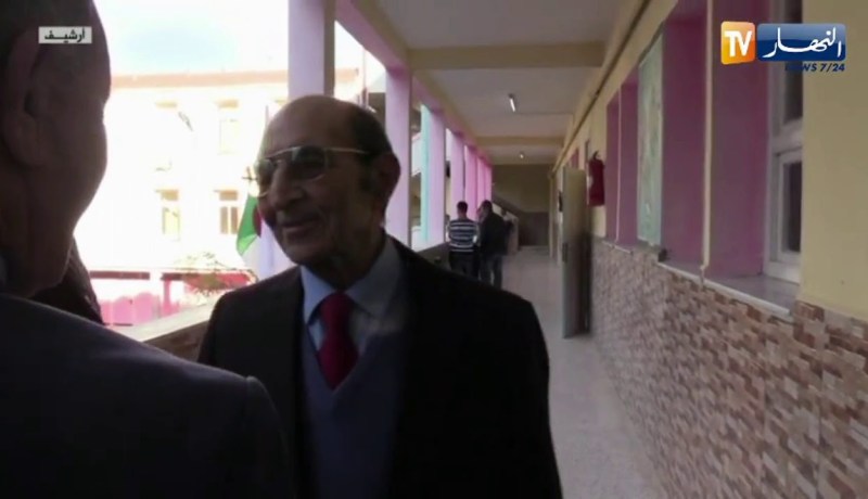 وفاة وزير الداخلية الأسبق “نور الدين يزيد زرهوني” بالمستشفى العسكري