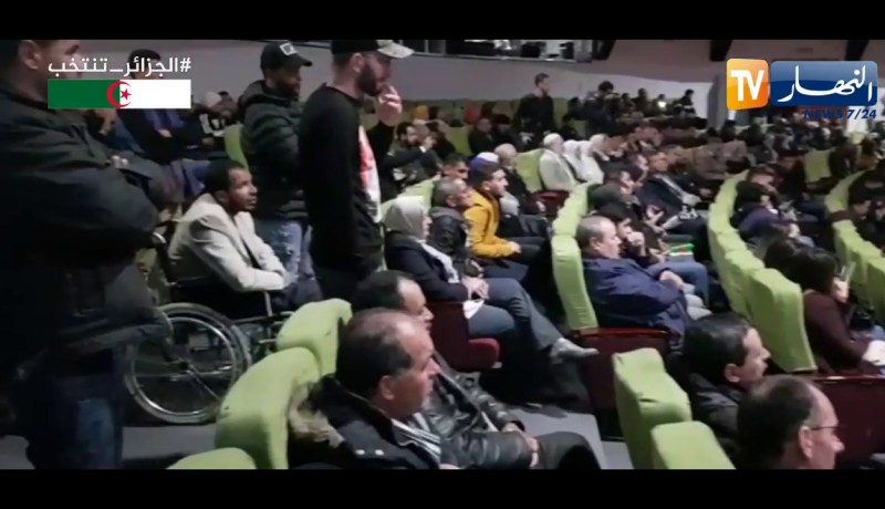محمد أمين ڨراندي ..شاب من ذوي الإحتياجات الخاصة أبى إلا أن يحضر تجمع بلعيد بتلمسان