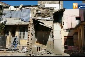 إنهيار منزلين بشارع “محمد زكال” بسبب قنوات صرف صحي مهترئة ضخمة منذ عهد الإستعمار
