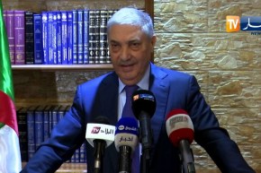 رئاسيات 2019: بن فليس يتعهد بمحاربة الفساد بعد قبول ملف ترشحه