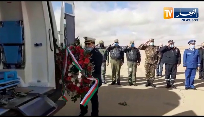 لحظة وصول جثمان الشهيد بوزايدة نورالدين الى مطار البيض