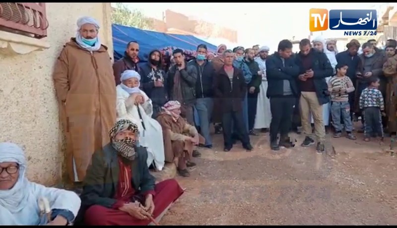 في إنتظار وصول جثمان  شهيد الواجب “نور الدين بوزايدة” إلى بيته العائلي بالبيض