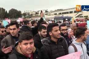 العاصمة/ طلاب كلية الطب يحتجون على جريمة مقتل الطالب “أصيل”