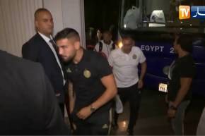 وفد المنتخب الوطني يصل إلى فندق روايال كمبنسكي بالقاهرة