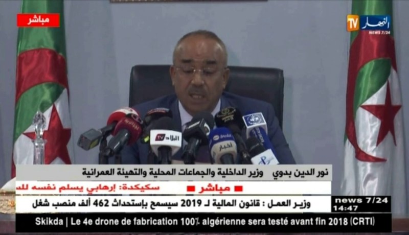 بدوي: “سيتم إنجاز 100 ألف عمود إنارة عمومية مزوّد بالألواح الشمسية آفاق 2020”