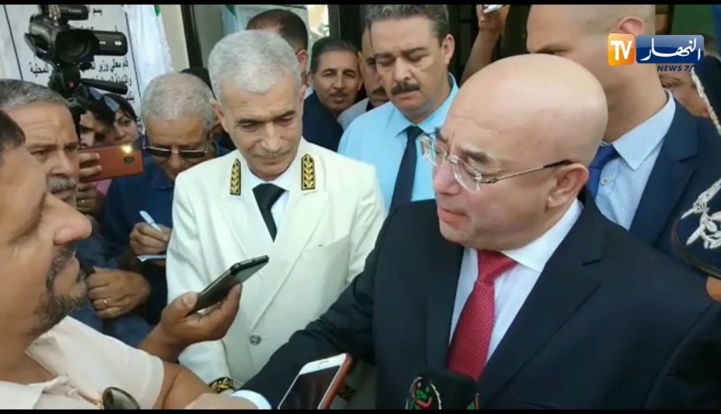وزير الداخلية “دحمون”..”الوزراء أبناء الشعب وأنا كنت نهبط الكاميون تاع السيما والبريك باش نقرا”