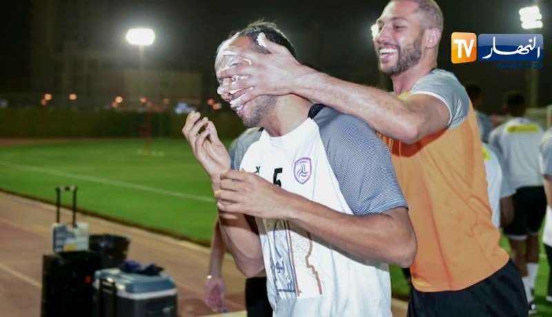 إدارة نادي الشباب السعودي تكرم جمال الدين بلعمري