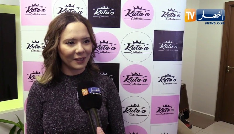 اللباس التقليدي يتصدر عروض الأزياء