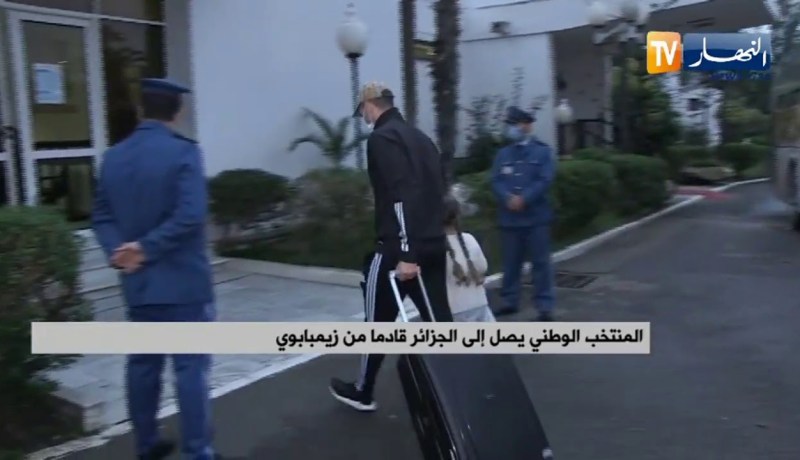 المنتخب الوطني يصل إلى الجزائر قادما من زيمبابوي بعد التأهل إلى كان2021