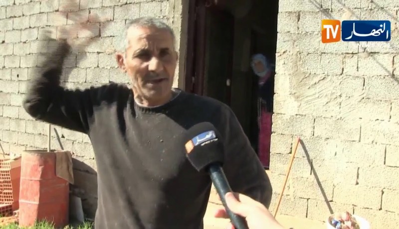 عين تموشنت: أعمدة كهربائية تتوسط سكنات.. وعائلات تواجه خطر الموت