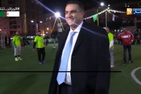 وهران/ بلعيد يحضر مباراة في كرة القدم ويكرم اللاعبين