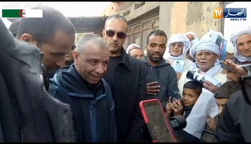 سكان البيض يستقبلون بن قرينة بالخيالة والبارود