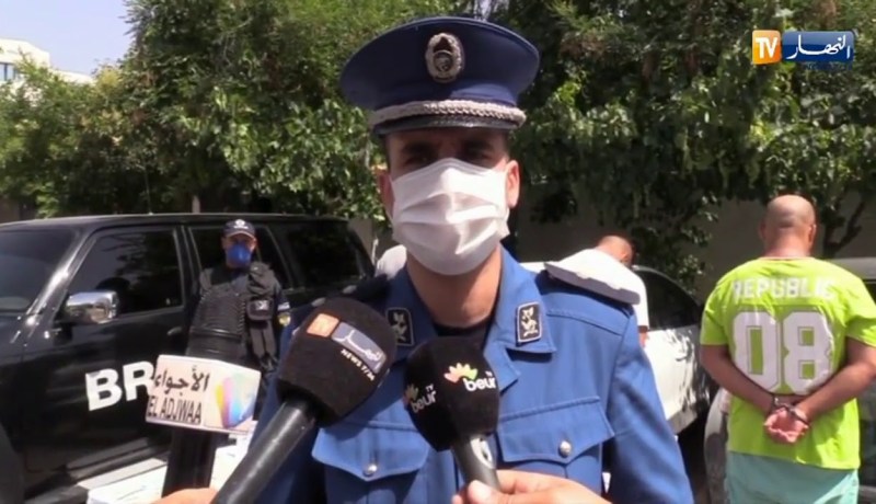 أم البواقي : الشرطة توقف 5 أشخاص وتحجز مايقارب 29 ألف قرص مهلوس