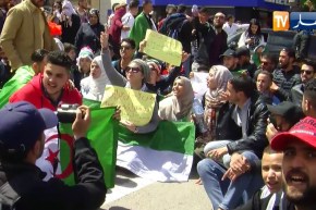 قسنطينة: طلبة الجامعة في مسيرة سلمية دعما لزملائهم من العاصمة