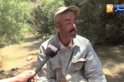 سوق أهراس: كمال فلاح يعتمد على  “الخيشة” لتبريد الماء في عز الحر