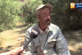 سوق أهراس: كمال فلاح يعتمد على  “الخيشة” لتبريد الماء في عز الحر