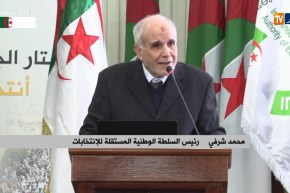 شاهد..رئيس سلطة الإنتخابات يتحدث بالإنجليزية