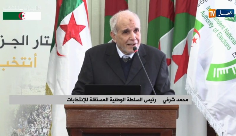 شاهد..رئيس سلطة الإنتخابات يتحدث بالإنجليزية