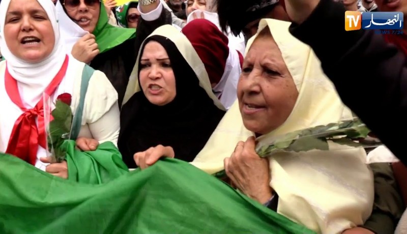 فن: شباب يعبرون بطريقتهم الخاصة في الحراك الشعبي الذي دخل التاريخ