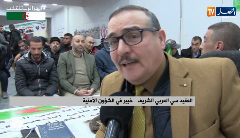 سطيف/ العقيد سي العربي شريف ينشط مناظرة مع ممثلي شباب الحراك