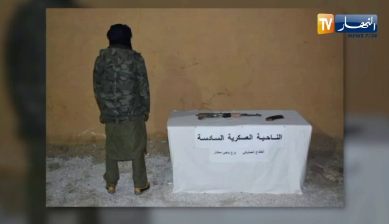 دفاع: إرهابي يسلم نفسه للسلطات العسكرية بتمنراست