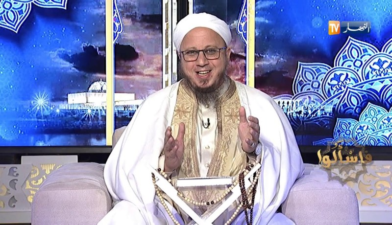 فأسألوا   الشيخ آيت العربي هذه الأعمال المستحبة في شهر ذي الحجة