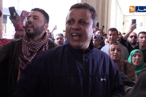 بعدما كان الأمر مرفوضا.. وسائل إعلام ومواطنون ينقلون أجواء محاكمة المتهمين