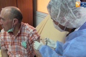 إنطلاق حملة التلقيح بعدة ولايات بعد وصول الجرعات الأولى من لقاح سبوتنيك v