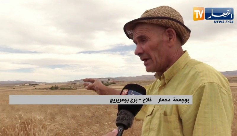 برج بوعريريج: الشيخ بوجمعة.. فلاح فجر الأرض خيرات بعمله المتقن