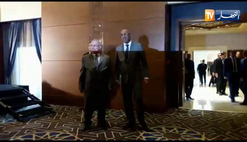 الوزير الأول نور الدين بدوي ونائبه رمطان لعمامرة